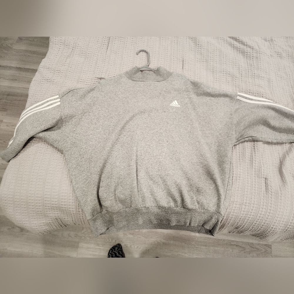 Adidas Sweatshirt